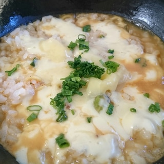 ストウブDe〜カップラーメンの残り汁でめちゃ旨雑炊